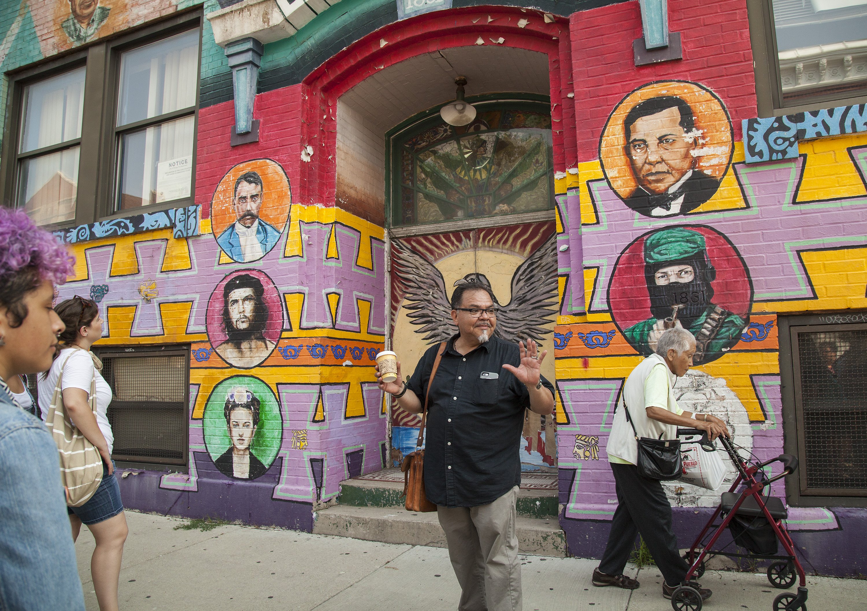 Juan Mora-Torres teaching in Pilsen
