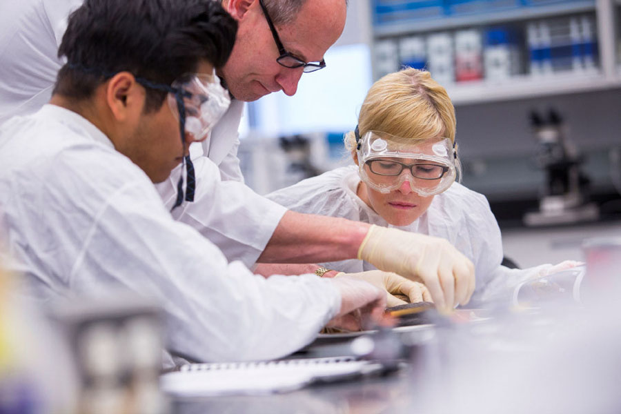 Biology students in lab