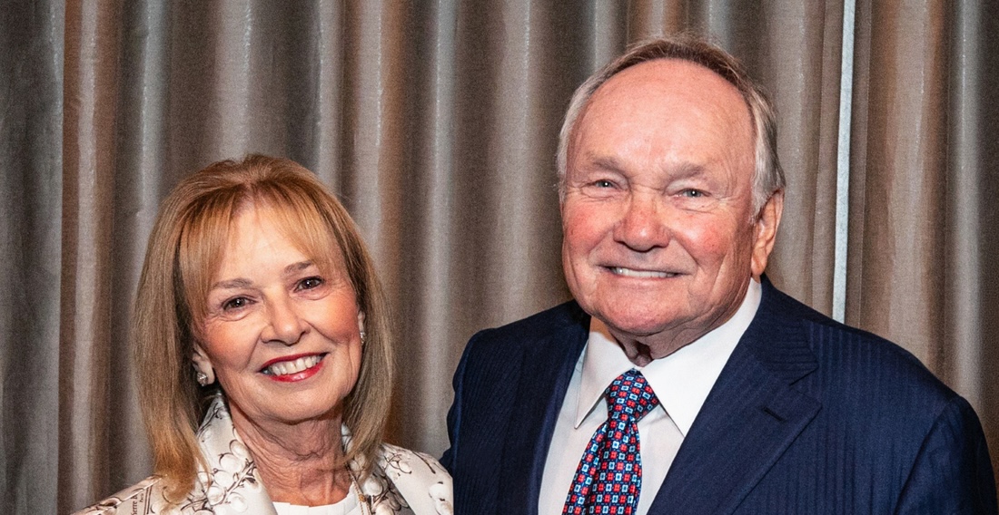 DePaul University alumni Robert Clifford (BUS ’73, JD ’76, LLD ’03) and Joan Clifford (COE ’72)