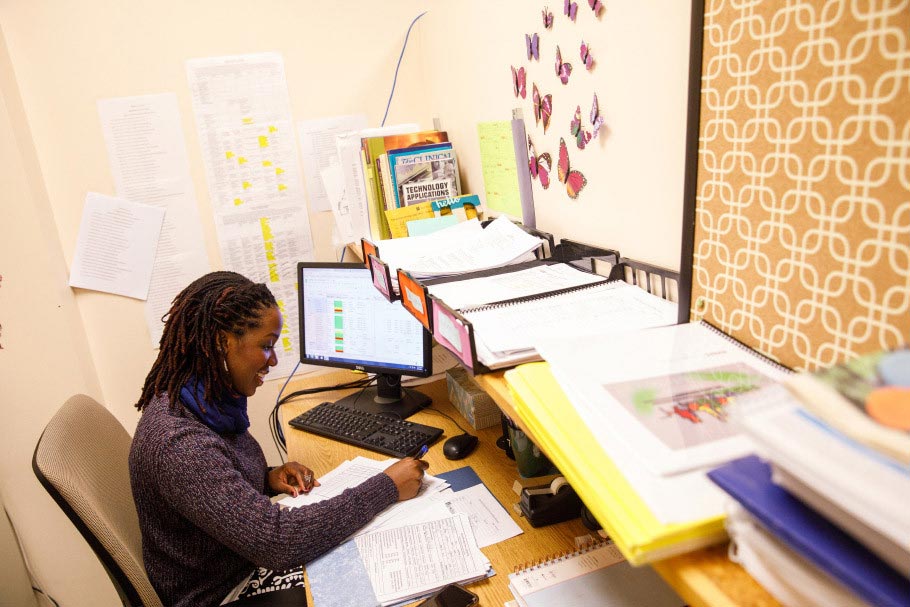 Student working in a psychology clinic.