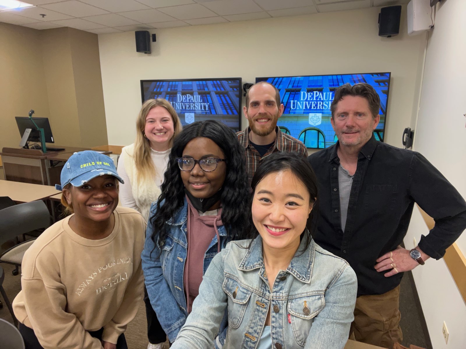 Family Law Clinic professors, Rob Zielinski and Phillip Mohr, with their students from the 2021-2022 clinic.